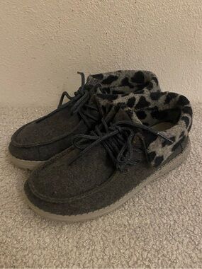 Hey Dude’s Britt dark gray animal print shoes women’s size 5